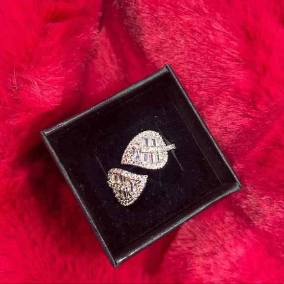 Gold Dipped resizable Anita ko style ring double leaf ring *pre order* - Picture 6 of 15